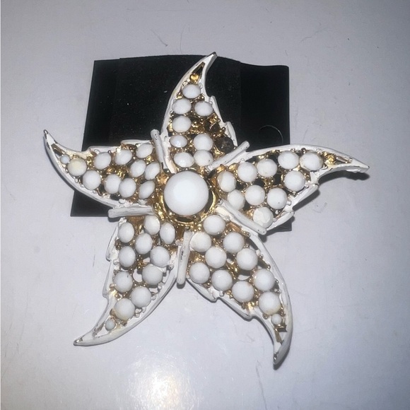 ♦️ White and Gold Starfish Brooch‎ - Picture 2 of 2